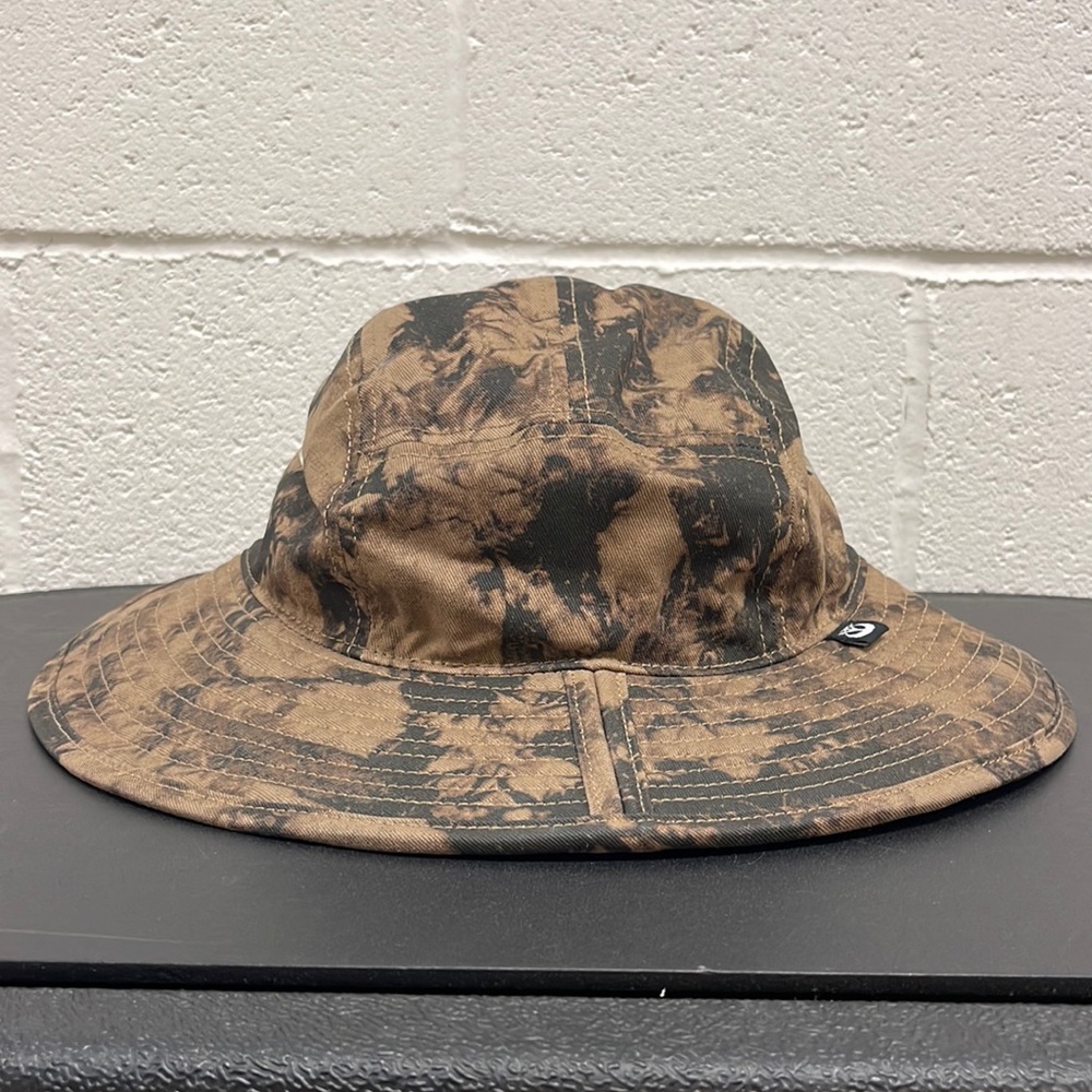 Gnarly Fishing Hat 🎣 NWT